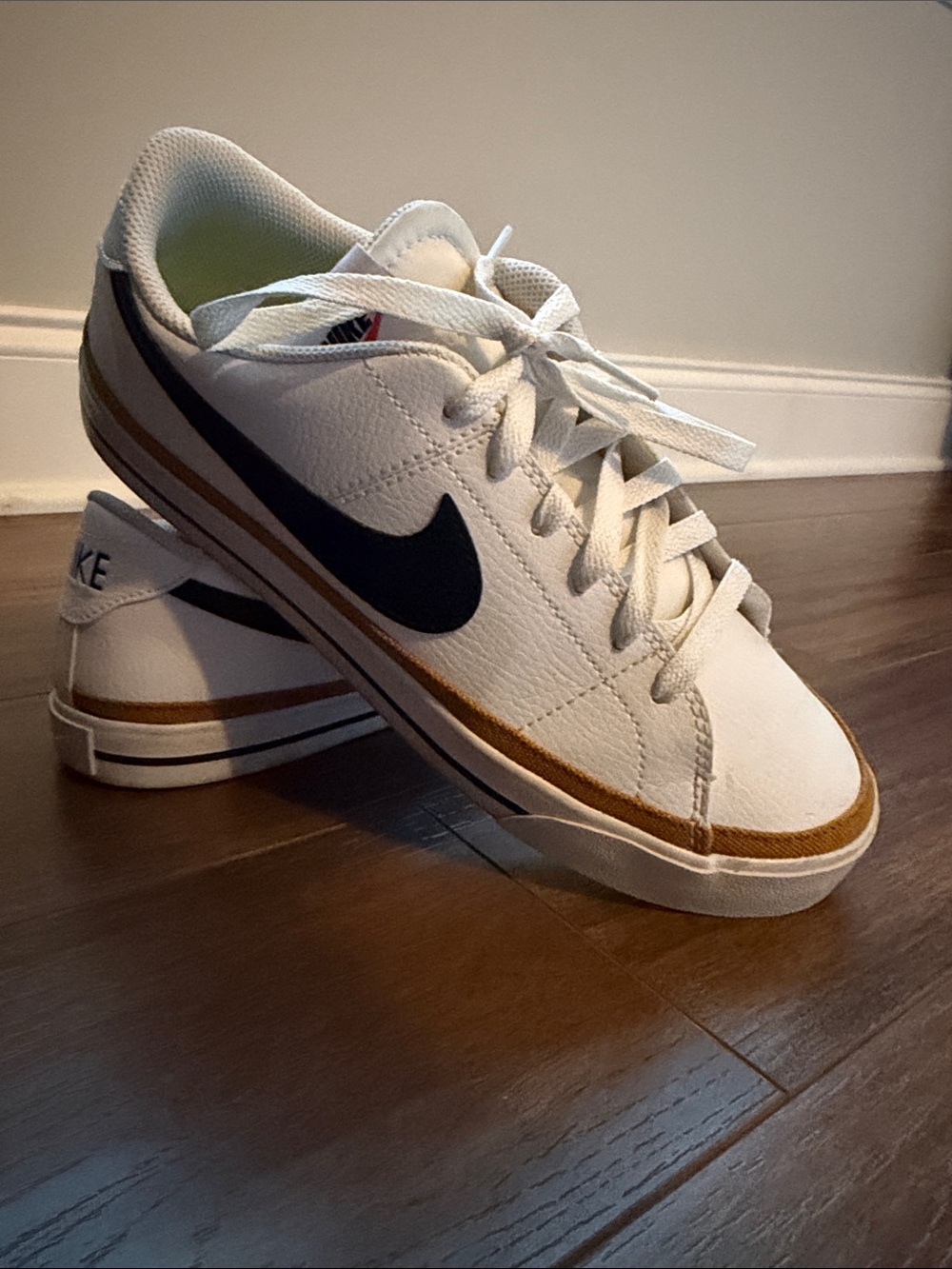 Nike Court Legacy